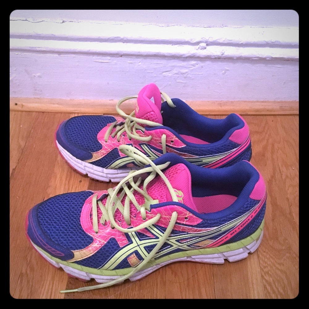 Running sneakers